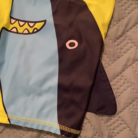 Carter’s 3T boys swim set - Picture 3 of 3